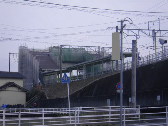 JR駅通路屋根 ビフォー