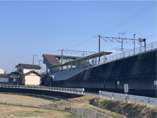 JR駅通路屋根 アフター