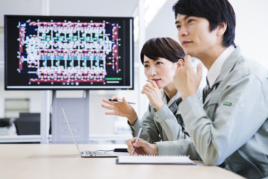 プロフェッショナルとして、お客様に意見交換と伝達をおこないます。